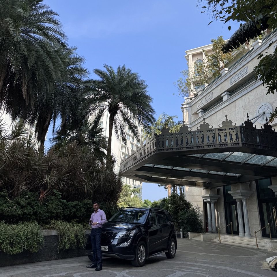 How to visit 5-star hotels for free